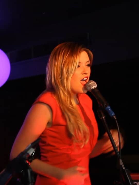 movida Singer movida Singer